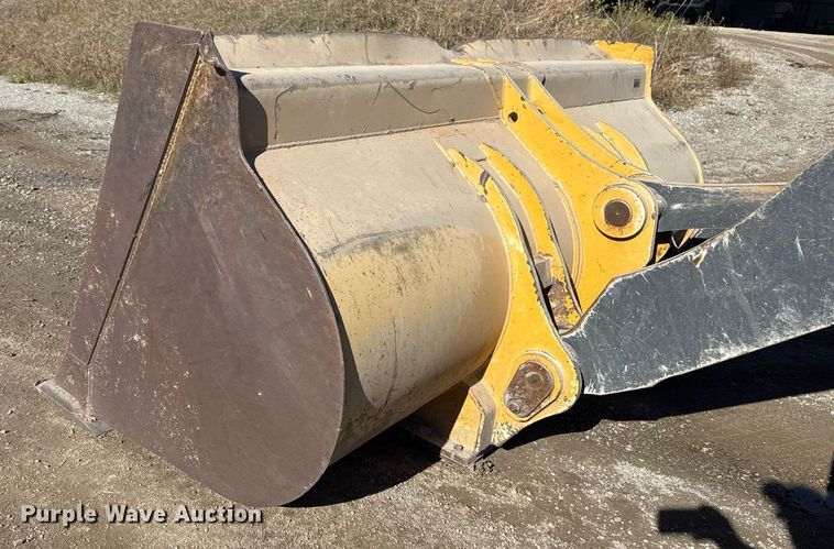 image for item DO7639 2009 John Deere 724K high lift wheel loader