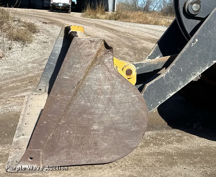 image for item DO7639 2009 John Deere 724K high lift wheel loader