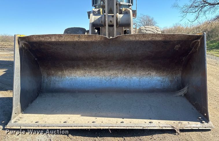 image for item DO7639 2009 John Deere 724K high lift wheel loader