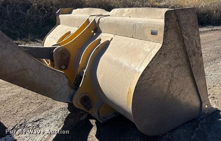 image for item DO7639 2009 John Deere 724K high lift wheel loader