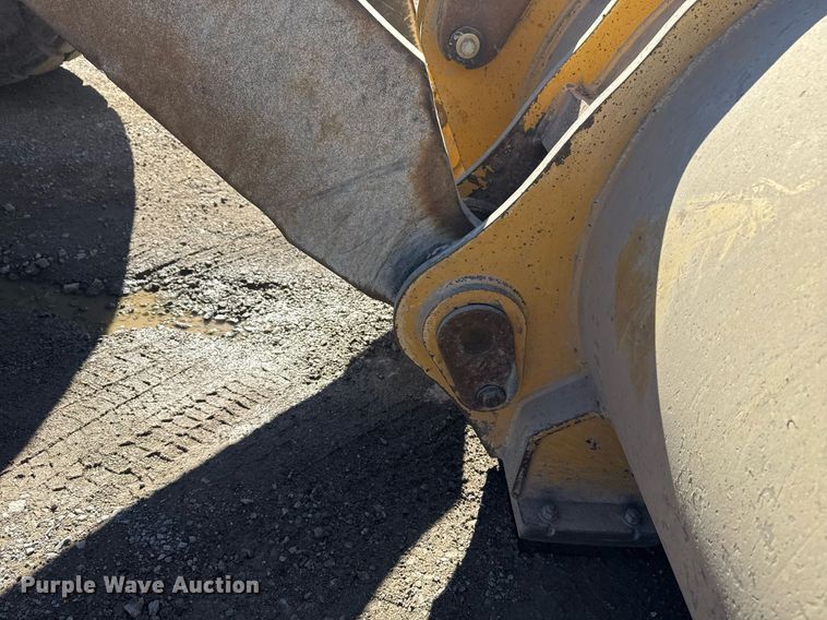 image for item DO7639 2009 John Deere 724K high lift wheel loader