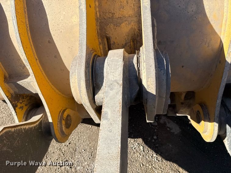 image for item DO7639 2009 John Deere 724K high lift wheel loader