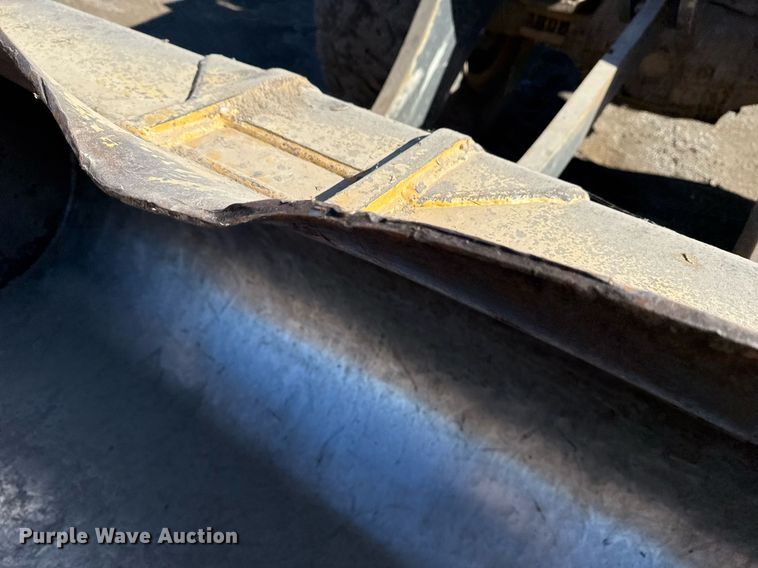 image for item DO7639 2009 John Deere 724K high lift wheel loader