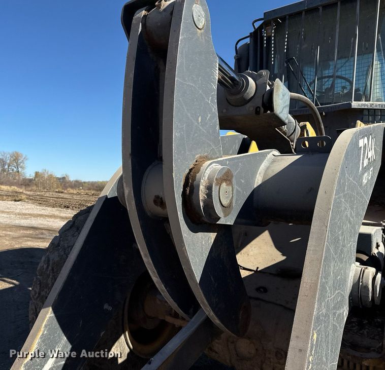 image for item DO7639 2009 John Deere 724K high lift wheel loader
