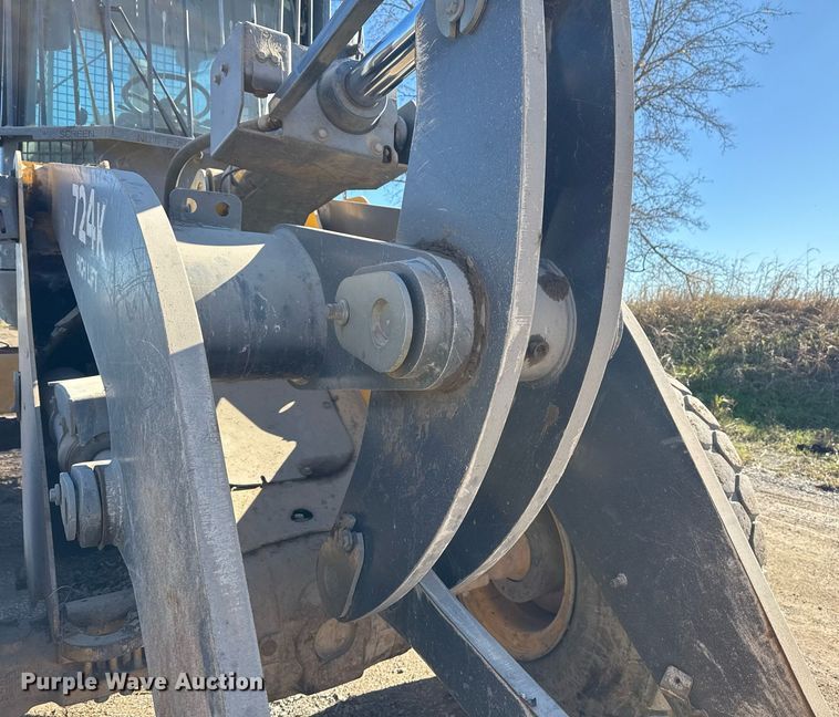 image for item DO7639 2009 John Deere 724K high lift wheel loader