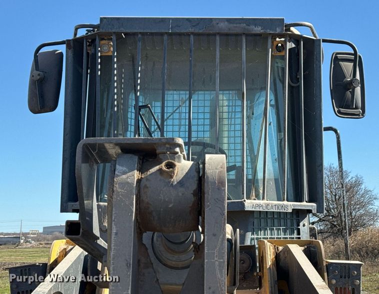 image for item DO7639 2009 John Deere 724K high lift wheel loader