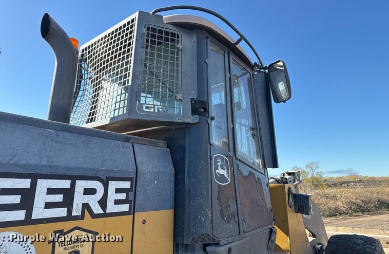 image for item DO7639 2009 John Deere 724K high lift wheel loader