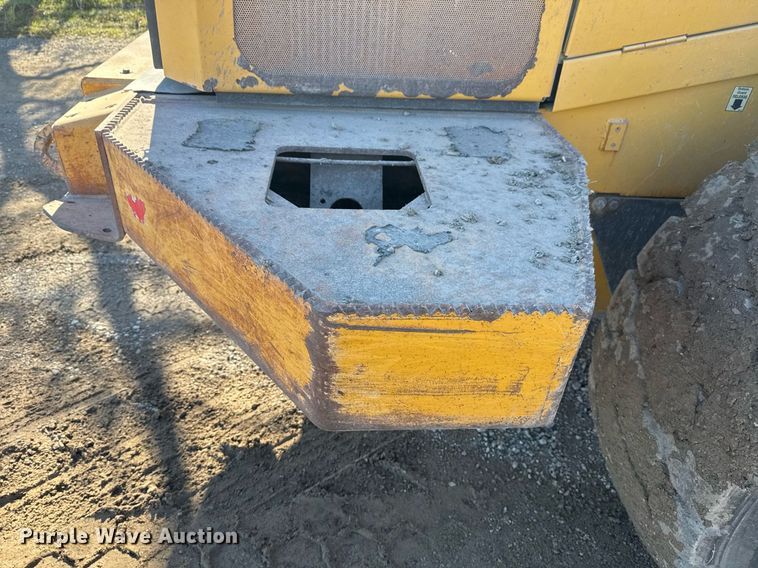 image for item DO7639 2009 John Deere 724K high lift wheel loader