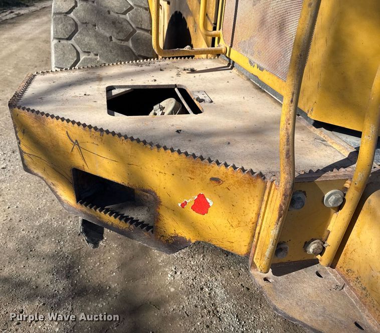 image for item DO7639 2009 John Deere 724K high lift wheel loader