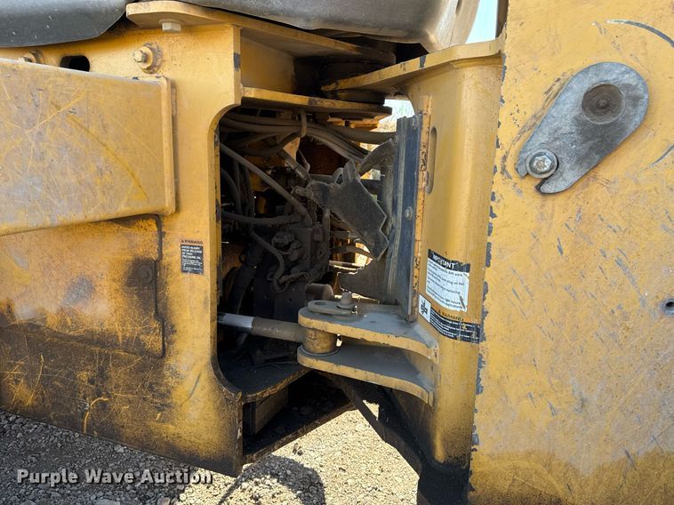 image for item DO7639 2009 John Deere 724K high lift wheel loader