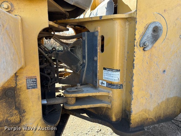 image for item DO7639 2009 John Deere 724K high lift wheel loader