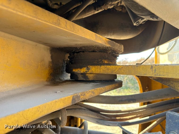 image for item DO7639 2009 John Deere 724K high lift wheel loader