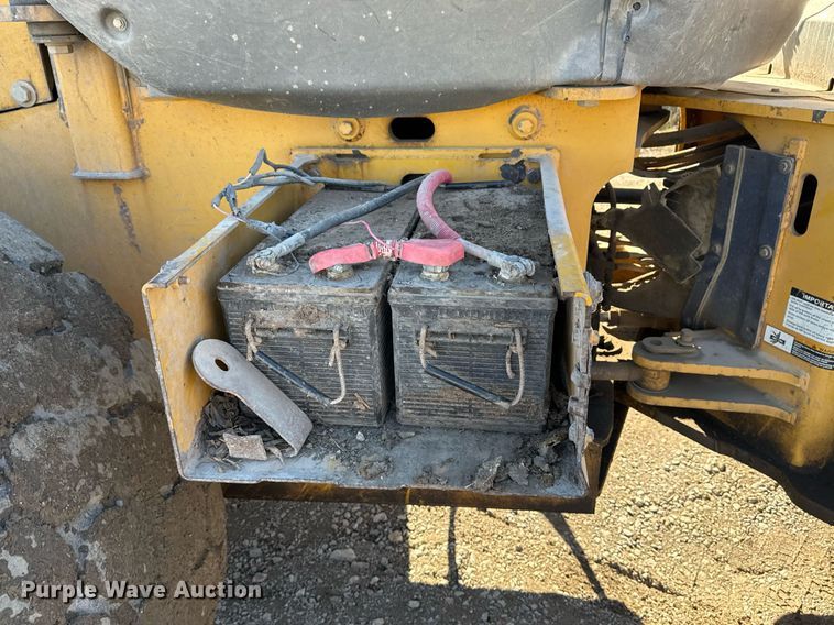 image for item DO7639 2009 John Deere 724K high lift wheel loader