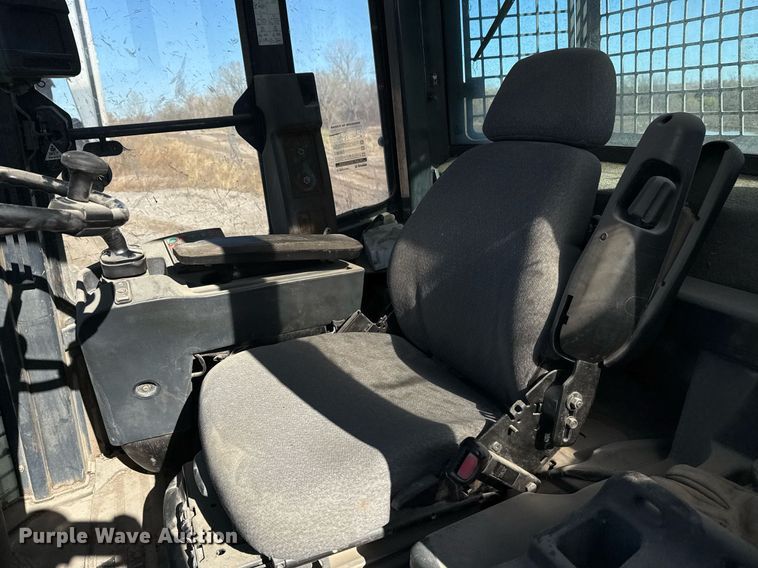 image for item DO7639 2009 John Deere 724K high lift wheel loader