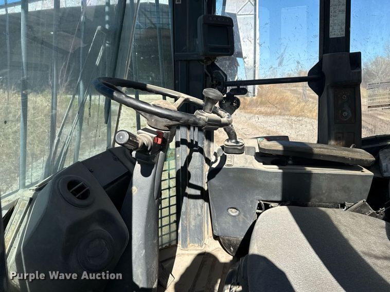 image for item DO7639 2009 John Deere 724K high lift wheel loader