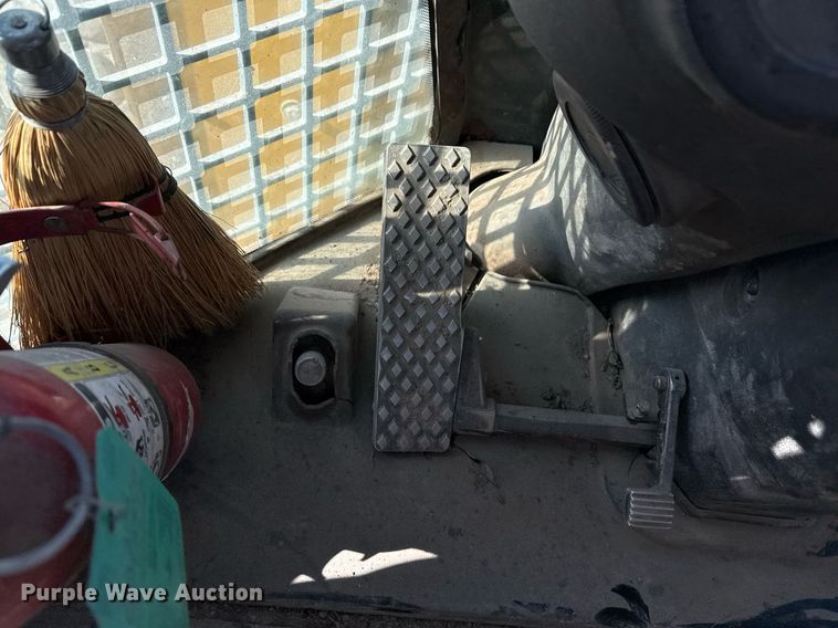 image for item DO7639 2009 John Deere 724K high lift wheel loader