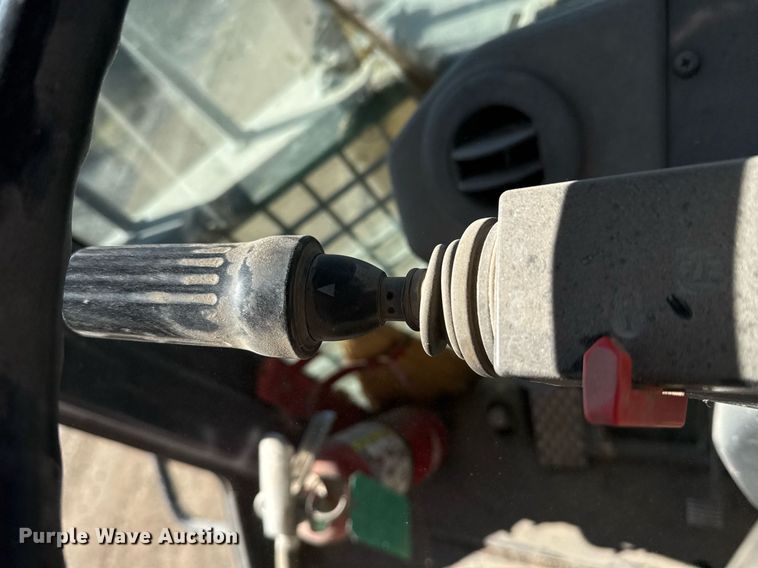 image for item DO7639 2009 John Deere 724K high lift wheel loader