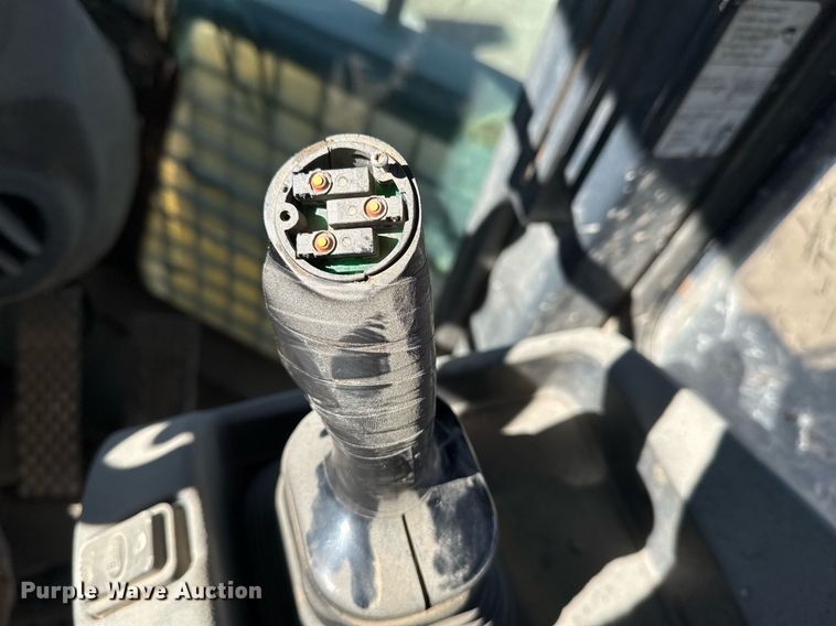 image for item DO7639 2009 John Deere 724K high lift wheel loader