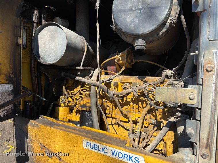 image for item DO7639 2009 John Deere 724K high lift wheel loader