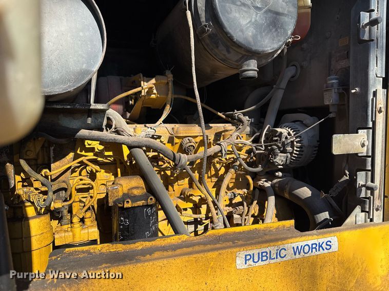 image for item DO7639 2009 John Deere 724K high lift wheel loader