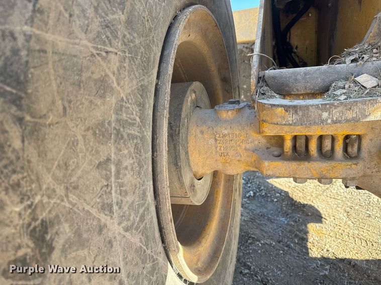 image for item DO7639 2009 John Deere 724K high lift wheel loader