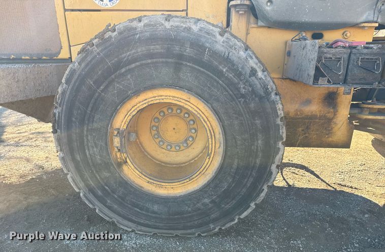 image for item DO7639 2009 John Deere 724K high lift wheel loader