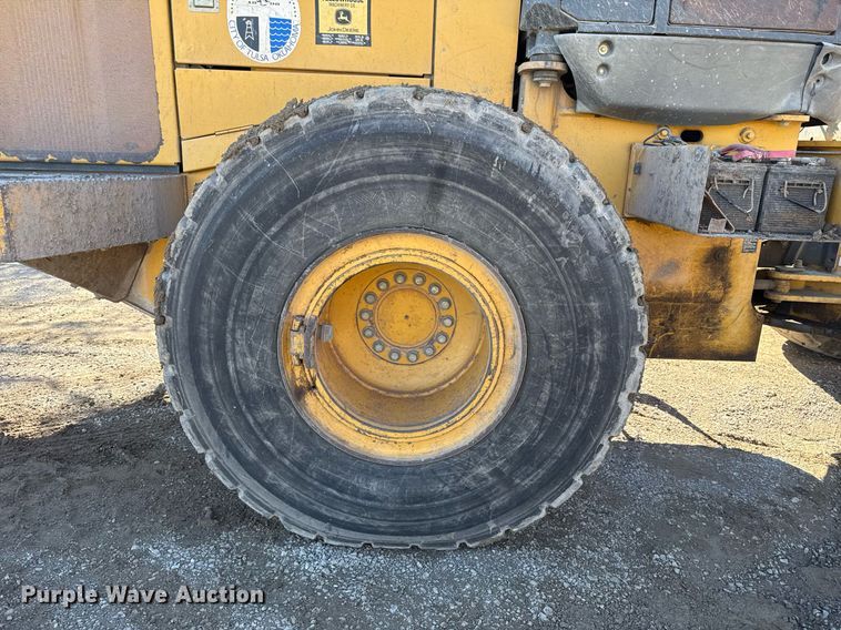 image for item DO7639 2009 John Deere 724K high lift wheel loader