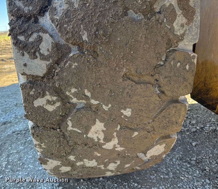 image for item DO7639 2009 John Deere 724K high lift wheel loader