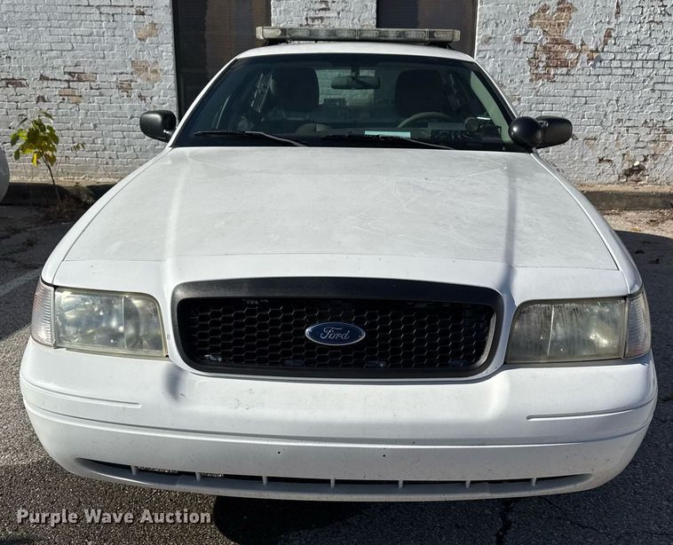 image for item DO7644 2011 Ford Crown Victoria Police Interceptor 
