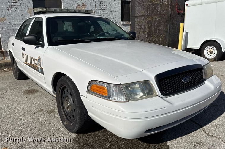 image for item DO7644 2011 Ford Crown Victoria Police Interceptor 