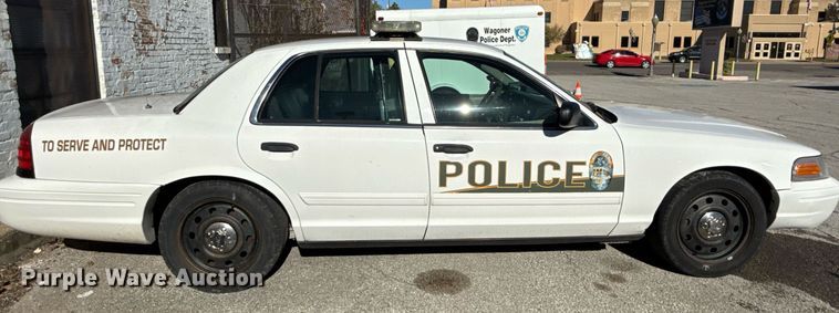 image for item DO7644 2011 Ford Crown Victoria Police Interceptor 