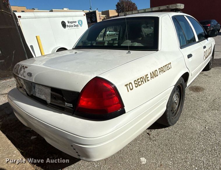 image for item DO7644 2011 Ford Crown Victoria Police Interceptor 