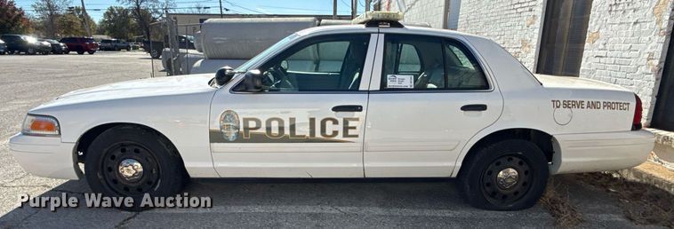 image for item DO7644 2011 Ford Crown Victoria Police Interceptor 