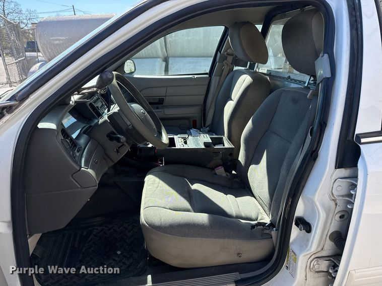 image for item DO7644 2011 Ford Crown Victoria Police Interceptor 