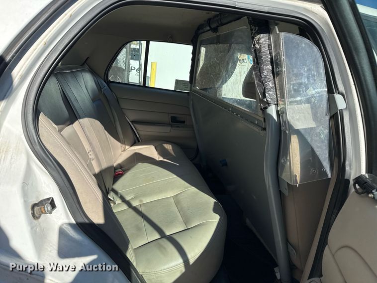 image for item DO7644 2011 Ford Crown Victoria Police Interceptor 