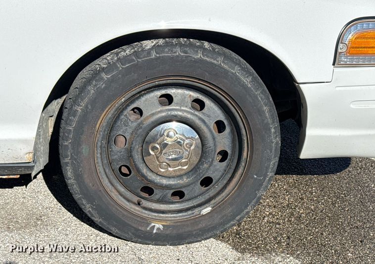image for item DO7644 2011 Ford Crown Victoria Police Interceptor 
