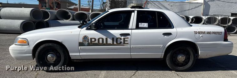 image for item DO7645 2011 Ford Crown Victoria Police Interceptor 