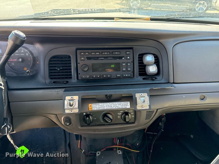 image for item DO7645 2011 Ford Crown Victoria Police Interceptor 