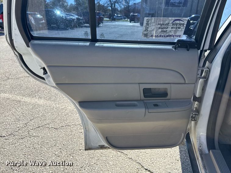 image for item DO7645 2011 Ford Crown Victoria Police Interceptor 