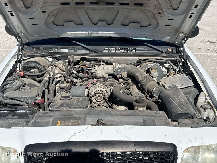 image for item DO7645 2011 Ford Crown Victoria Police Interceptor 