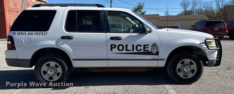 image for item DO7647 2006 Ford Explorer SUV