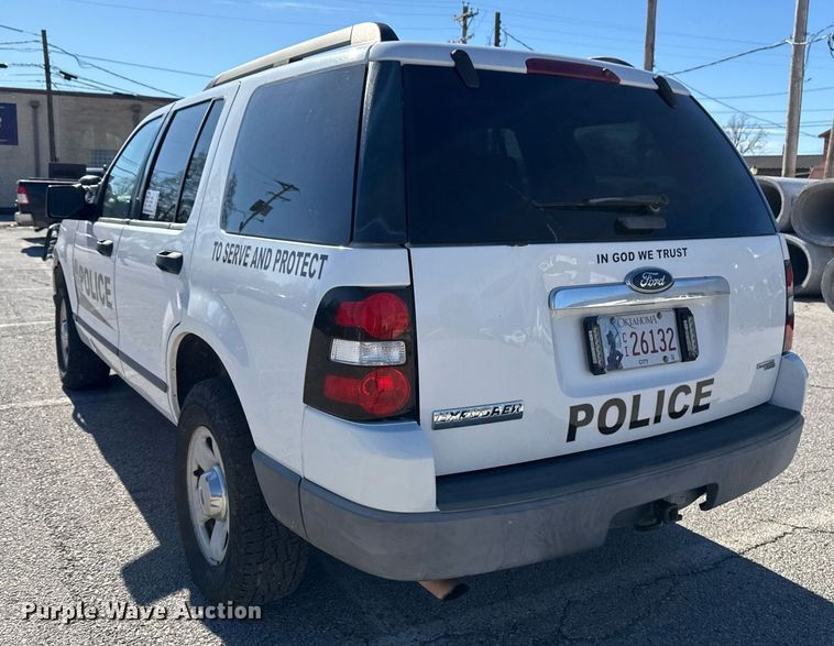 image for item DO7647 2006 Ford Explorer SUV