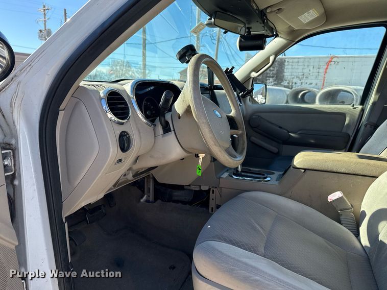 image for item DO7647 2006 Ford Explorer SUV