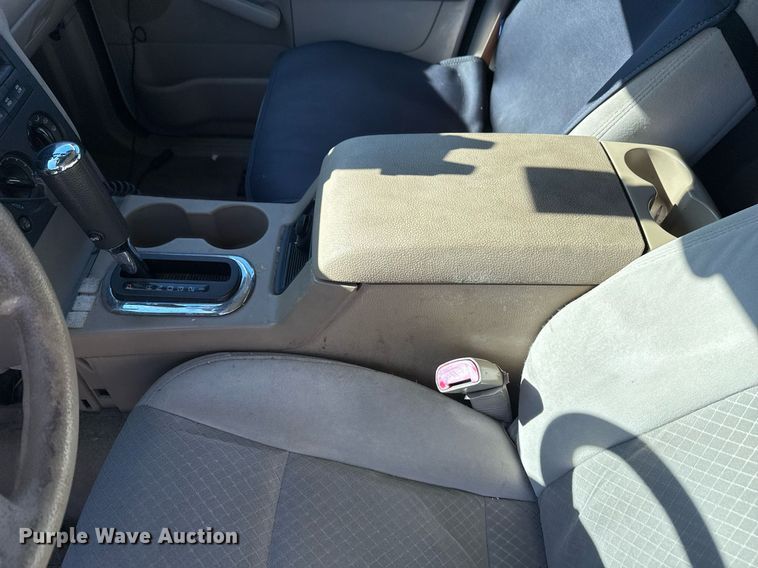 image for item DO7647 2006 Ford Explorer SUV