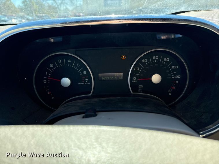 image for item DO7647 2006 Ford Explorer SUV