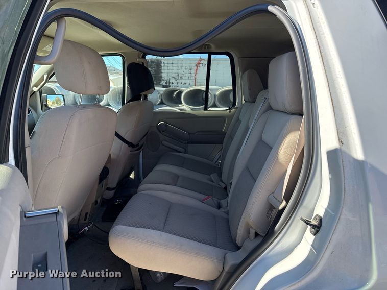 image for item DO7647 2006 Ford Explorer SUV
