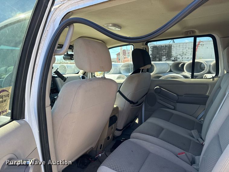 image for item DO7647 2006 Ford Explorer SUV