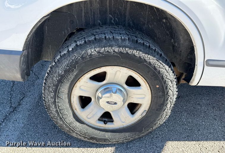 image for item DO7647 2006 Ford Explorer SUV