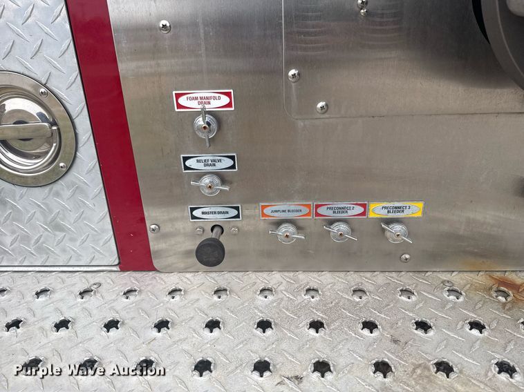 image for item DO7648 1998 Emergency One pumper fire truck