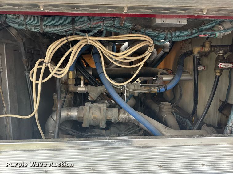 image for item DO7648 1998 Emergency One pumper fire truck